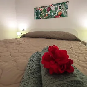casta-diva-holiday-rooms.taorminaitalyhotels.com/